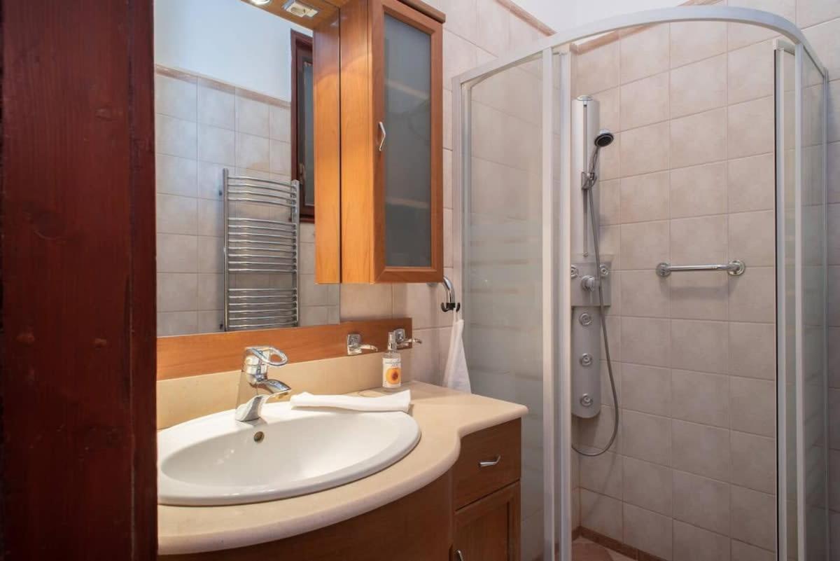 Convenient Apartment In The Heart Of Downtown Budapest Eksteriør billede