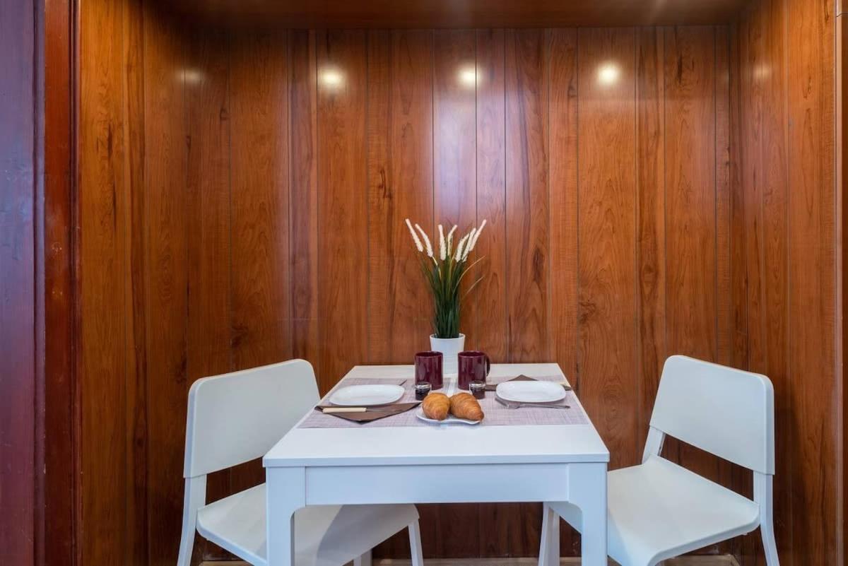 Convenient Apartment In The Heart Of Downtown Budapest Eksteriør billede